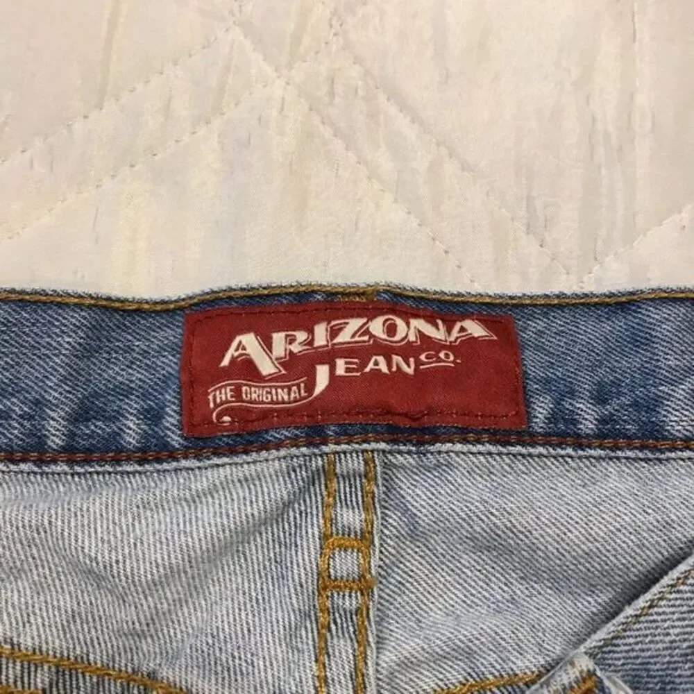 Arizona Jean Co distressed‎ blue jeans size 36X29